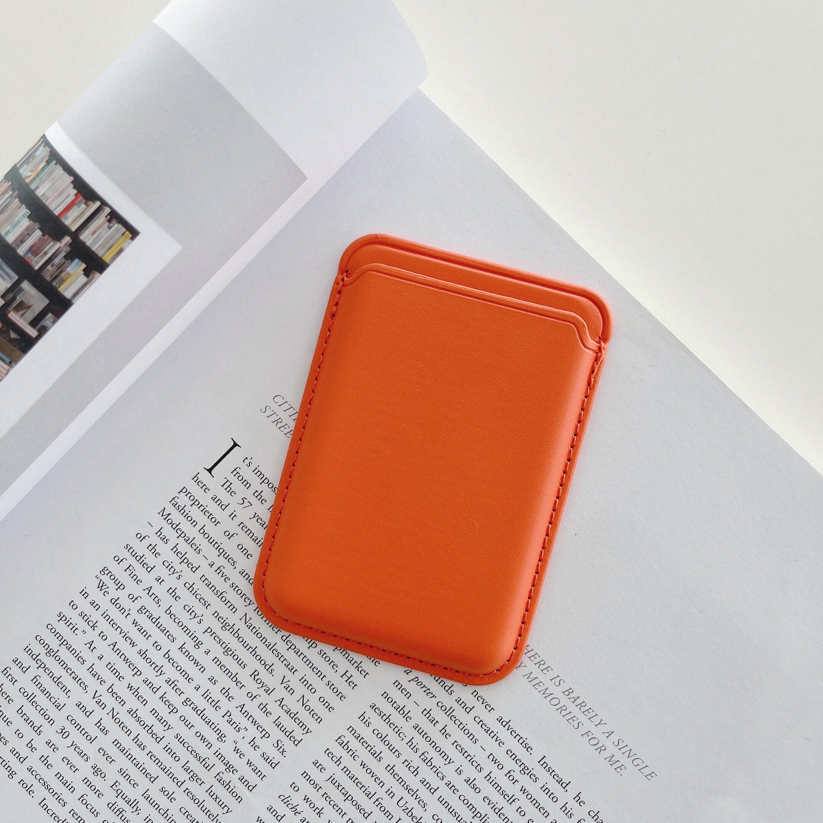 حامل بطاقات جلدي مغناطيسي لجهاز iPhone من MagSafe
